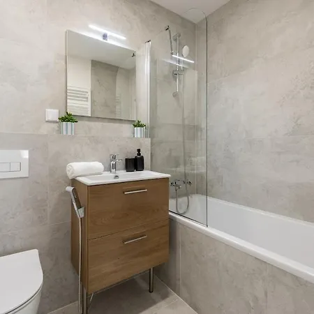 Premium 1br Old Town With Ac Close To Michalska Gate Appartamento