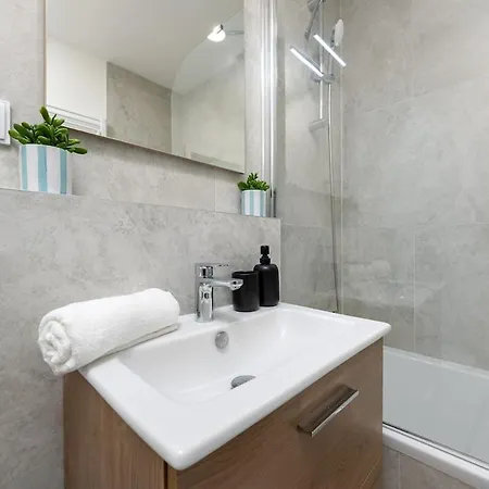 Premium 1br Old Town With Ac Close To Michalska Gate * ברטיסלאבה